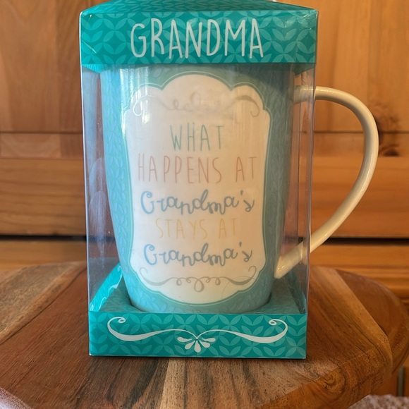 Grandma Mug “What happens at Grandma’s, stays at Grandma’s”. Great gift idea! - Picture 3 of 3